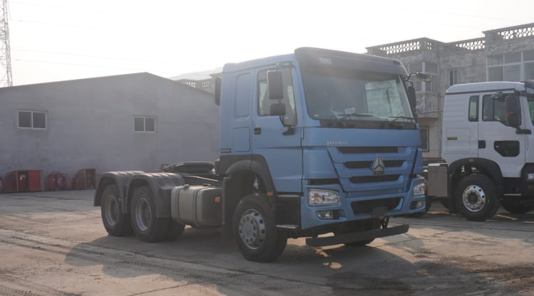 Sinotruk Howo Tractor Trucks 371 6x4 for Sale in Guinea Kamsar