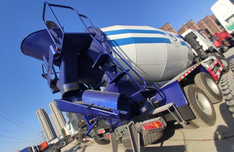 Sinotruk Howo 371 Concrete Mixer Truck for Sale in Guinea