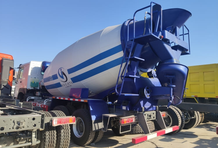 Sinotruk Howo 371 Concrete Mixer Truck for Sale in Guinea