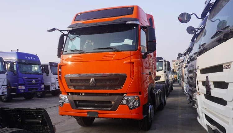 Howo Sinotruk Trucks Tractor Trailer T7H 440 for Sale in Guinea