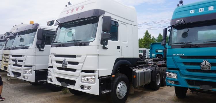 Howo Sinotruk Tractor Head Truck 420 for Sale in Guinea