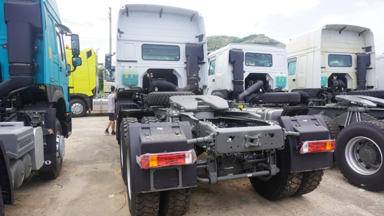 Howo Sinotruk Tractor Head Truck 420 for Sale in Guinea