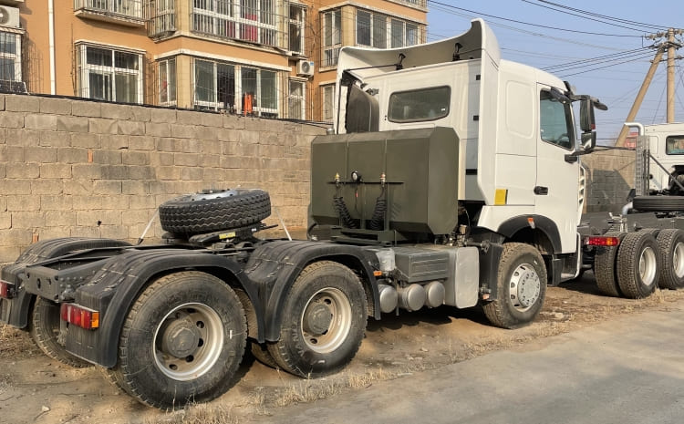 Sinotruk Howo Tractor Head A7 371 for Sale in Guinea