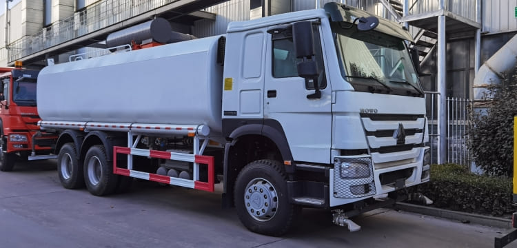 Sinotruk Howo Water Tanker Truck for Sale in Guinea