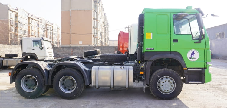 Sinotruk Howo 6x4 Tractor Truck 371 for Sale in Guinea Conakry