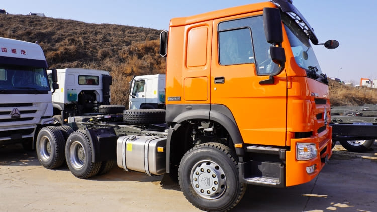 Sinotruk Howo 6x4 Tractor Truck 371 for Sale in Guinea Kamsar