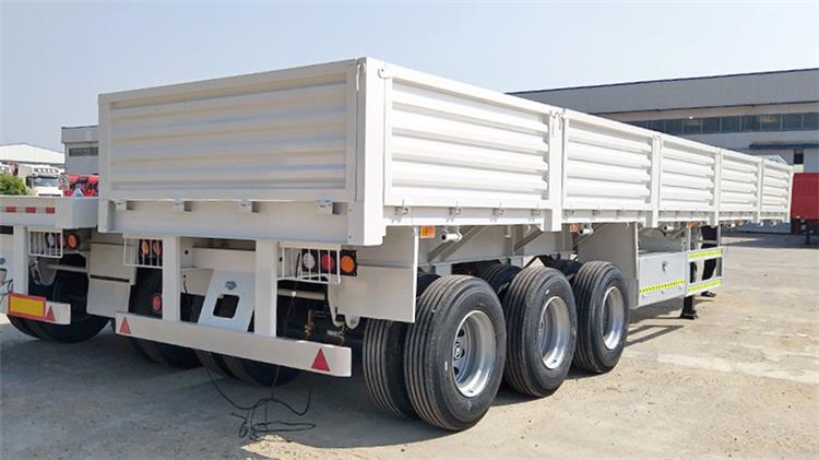 Triaxle with Board - Cargo Semi Trailer for Sale in Guinea Labe