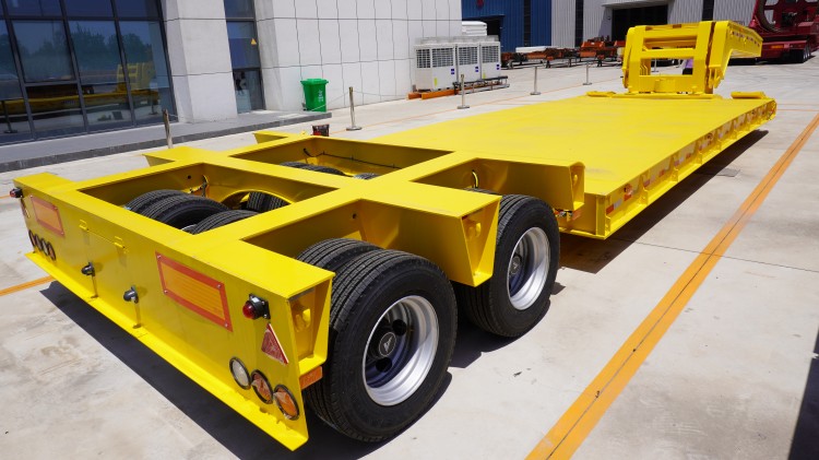 2 Line 4 Axle Heavy Duty Detachable Lowboy Semi Trailer for Sale in Guinea