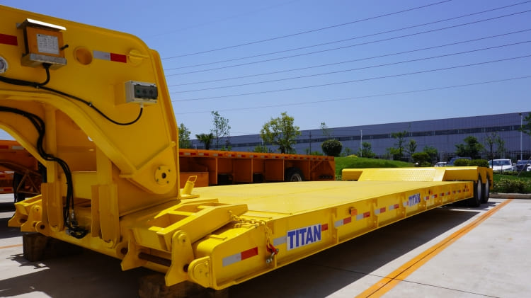 2 Line 4 Axle Heavy Duty Detachable Lowboy Semi Trailer for Sale in Guinea