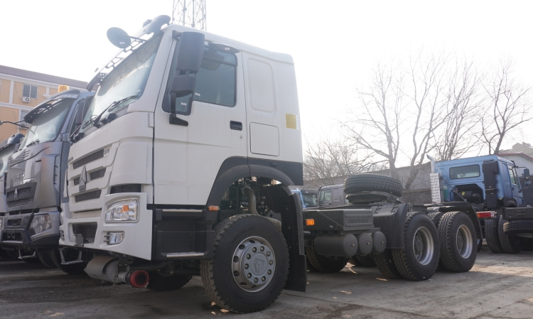Sinotruk Howo 6x4 Tractor Truck in Guinea | Howo Sinotruk 371 Price