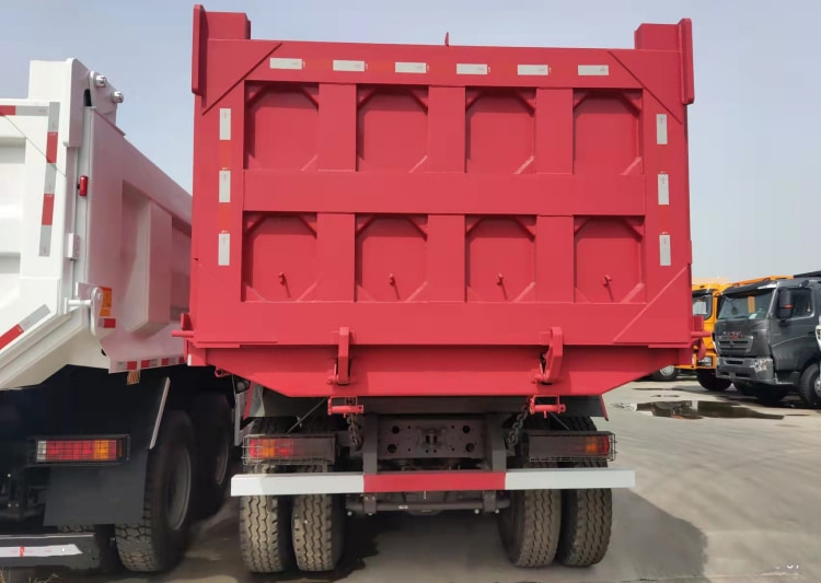 Sinotruk Howo 8x4 in Guinea | Howo Tipper Truck Price | Sinotruk Howo 371 