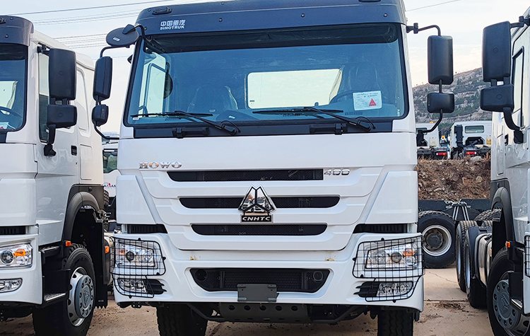 Sinotruk Howo 6x4 Tractor Truck Price in Guinea