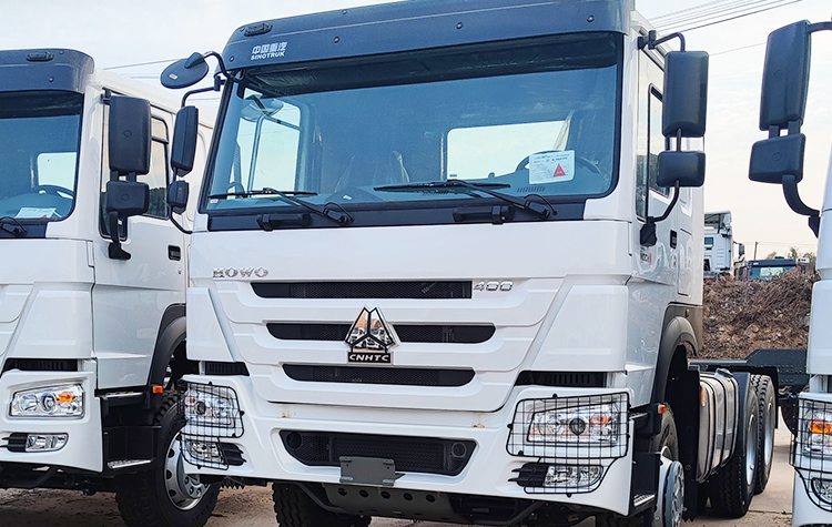 Sinotruk Howo 6x4 Tractor Truck Price in Guinea