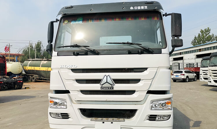 Used Howo Tractor Truck for Sale in Guinea
