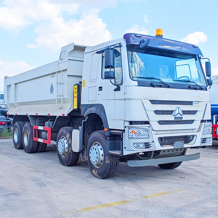 12 Wheeler Sinotruk Howo Dump Truck